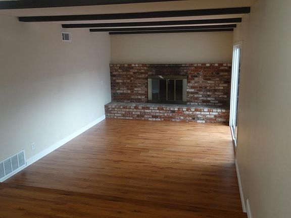 2nd image of 2450 Tipperary Ave