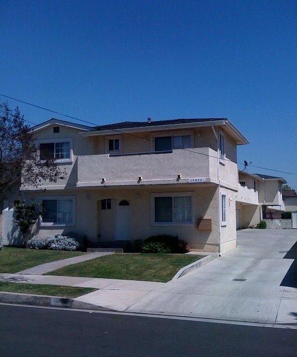 1st image of 15922 Dalton Ave #4