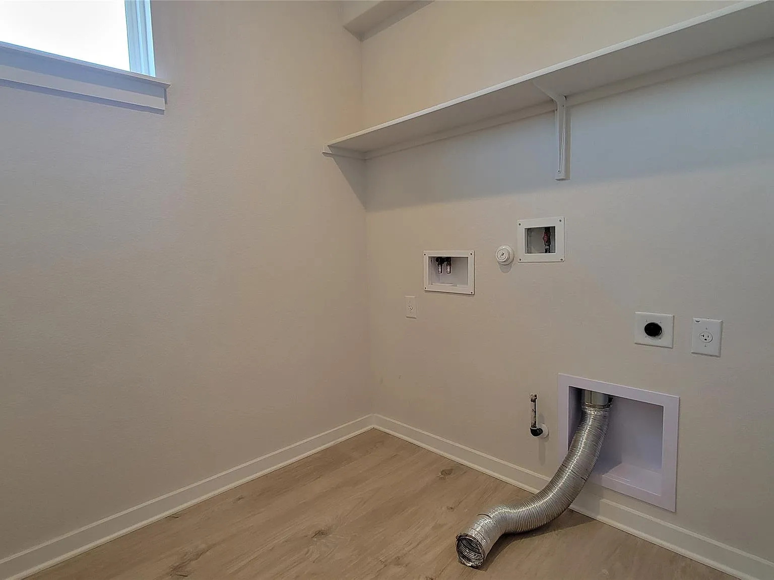 5 bed, 3.0 bath, 3044 sqft, $2,995 — Photo 4