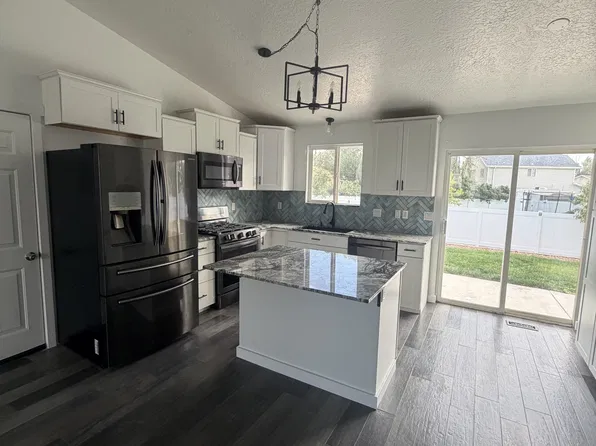 240 W 25 S, Clearfield, UT 84015