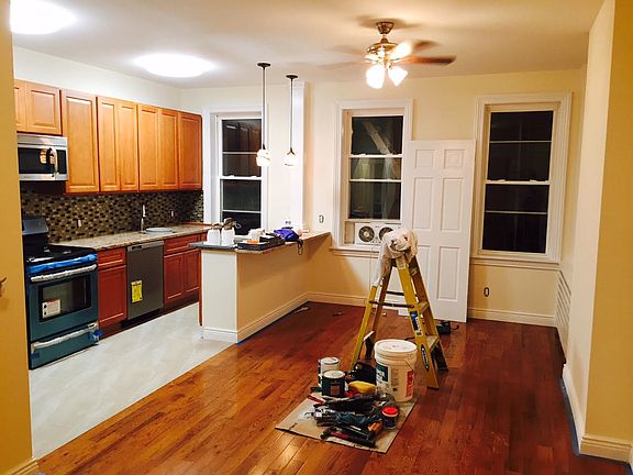 2nd image of 240 Nassau Ave