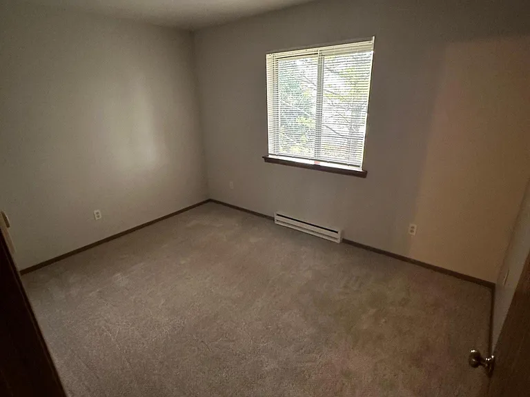 W194N16510 Eagle Dr #A4 — Photo 5
