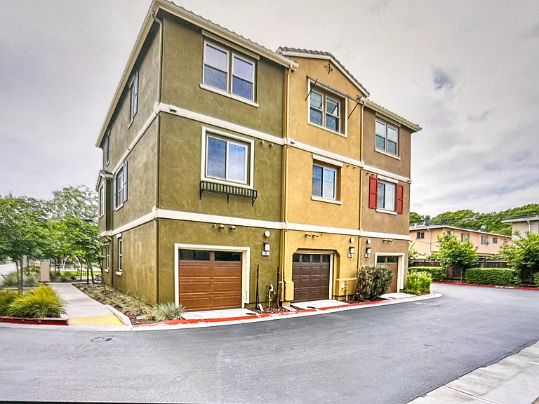601 Cinnamon Cir — Photo 21