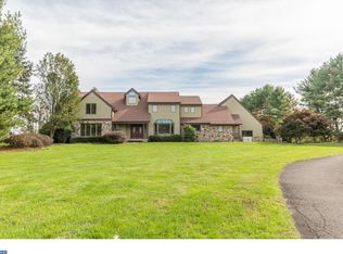 5 Mount View Ct, Newtown, PA 18940