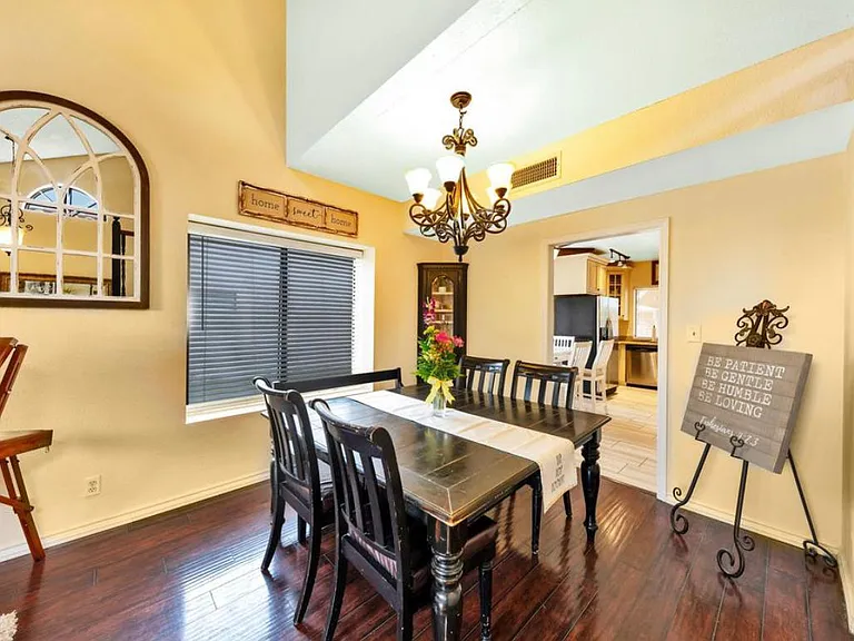 5609 E Greenway Cir — Photo 4