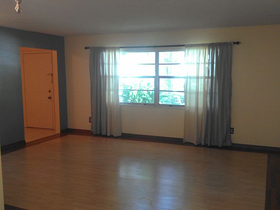 3rd image of 2414 Franklin Dr
