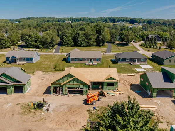11527 S Sunset Dr Lot 34, Empire, MI 49630