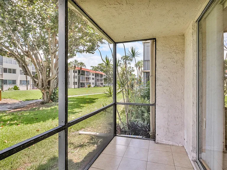 681 S Hollybrook Dr #109 — Photo 20