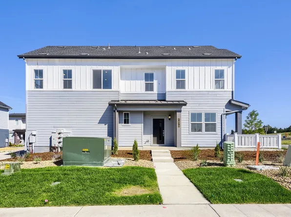 7679 S Mobile Way, Centennial, CO 80016