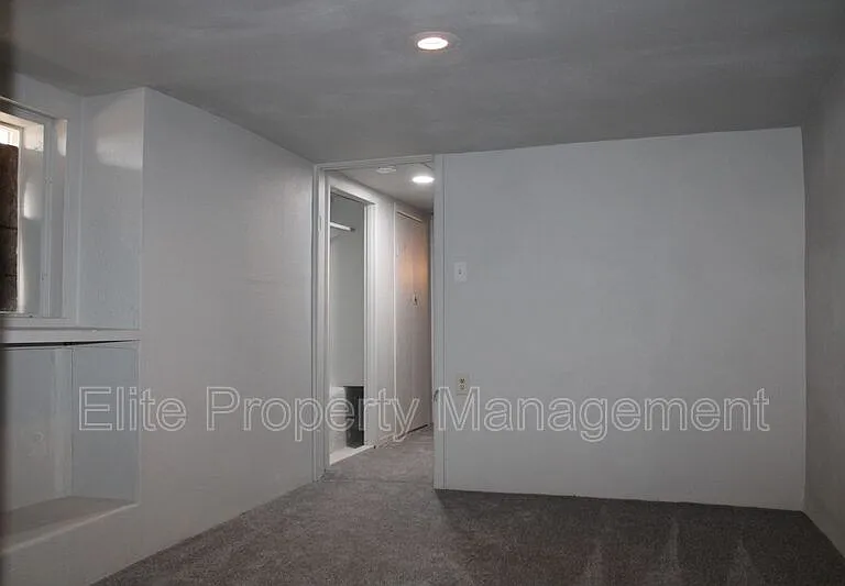 315 E City Center Dr — Photo 11