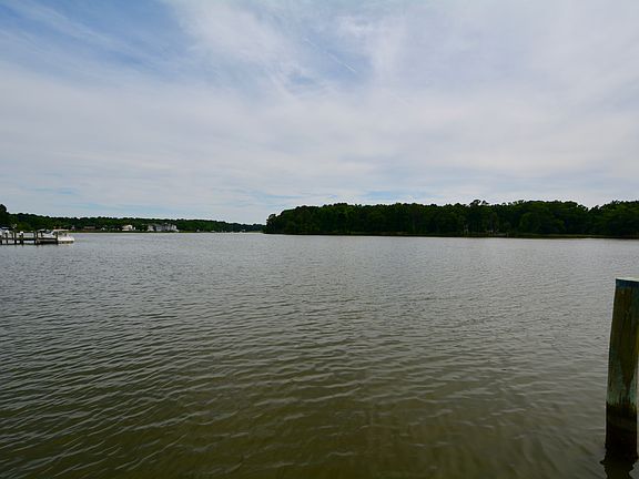 3rd image of 1743 Harbor Dr