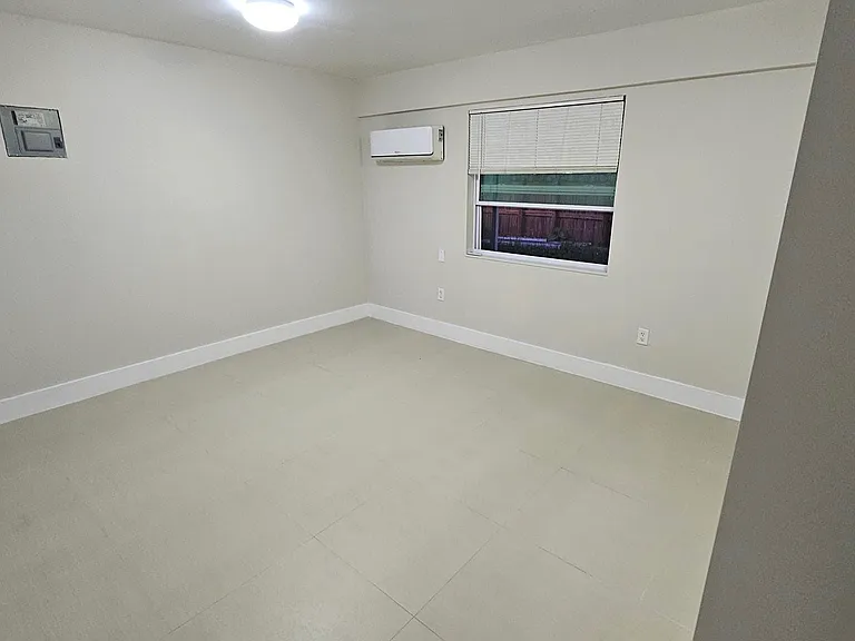 5431 SW 143rd Ave — Photo 16