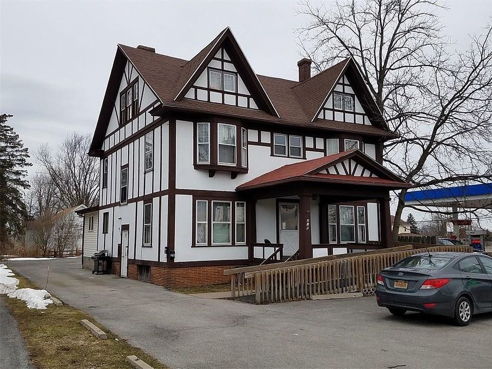 2nd image of 210 S Main St