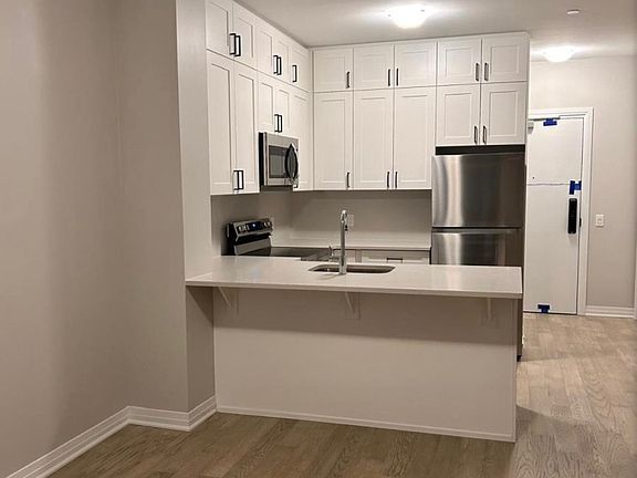 2nd image of 470 Gordon Krantz Ave #Den