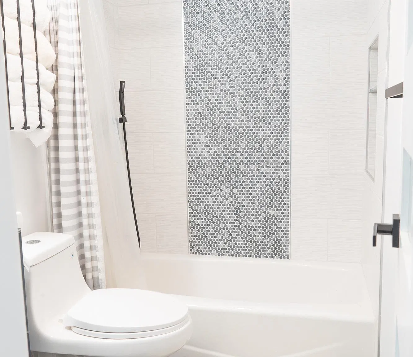 2 bed, 1000 sqft, $5,000 — Photo 4