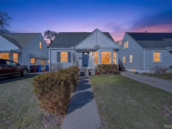 438 W Brockton Ave, Madison Heights, MI 48071