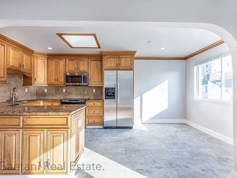 2266 Washington St #341R — Photo 4