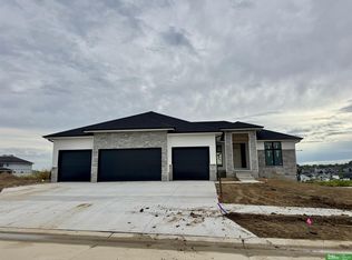 10813 S 220th St, Gretna, NE 68028