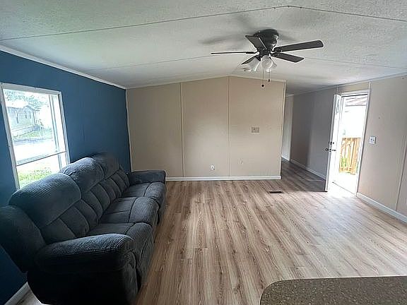 2nd image of 4341 Pinewood Dr