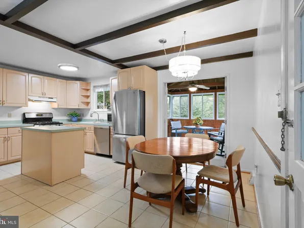 10105 Commonwealth Blvd, Fairfax, VA 22032