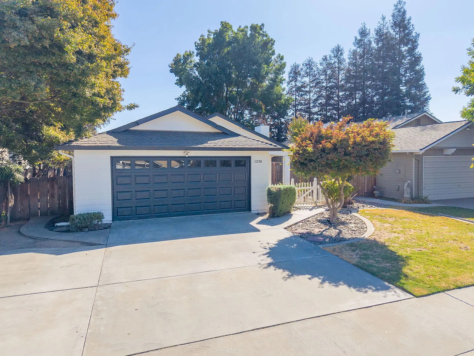3 bed, 1360 sqft, $2,600 — Photo 3