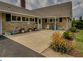 81 Forsythia Dr E, Levittown, PA 19056