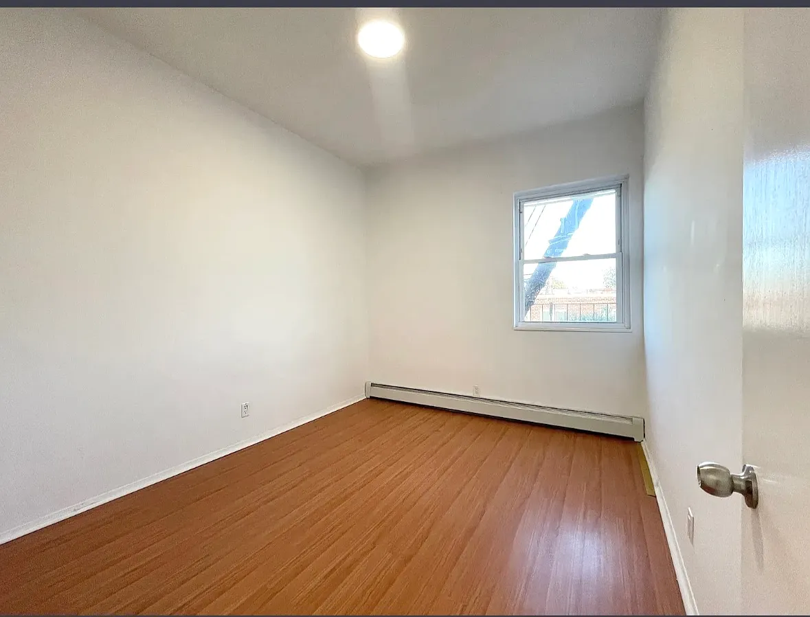 145 Bay 11th St — Photo 4