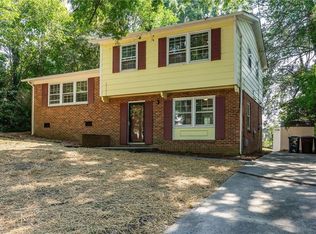 821 Daleview Pl, Greensboro, NC 27406