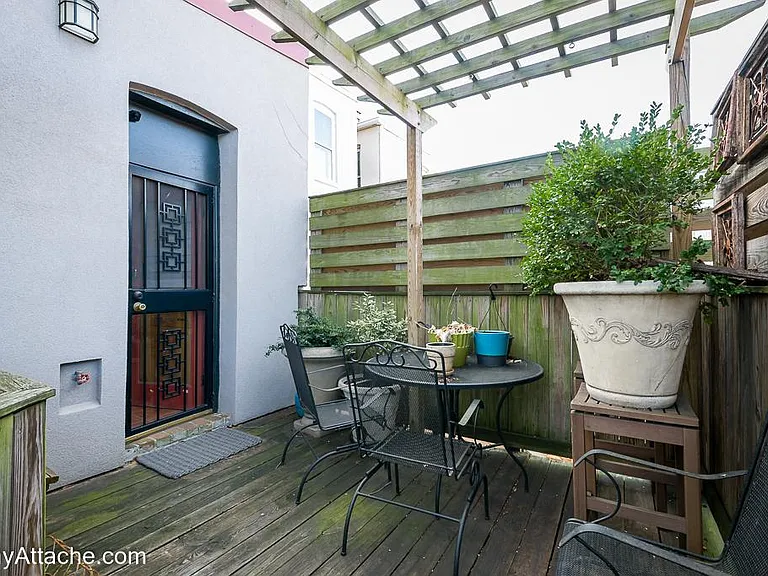 224 E St NE — Photo 52
