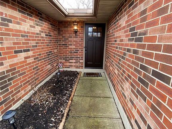3rd image of 8914 Autumngate Ln
