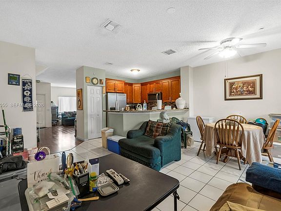 5th image of 783 NW 42nd Pl