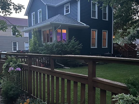 2nd image of 406 E Chippewa St