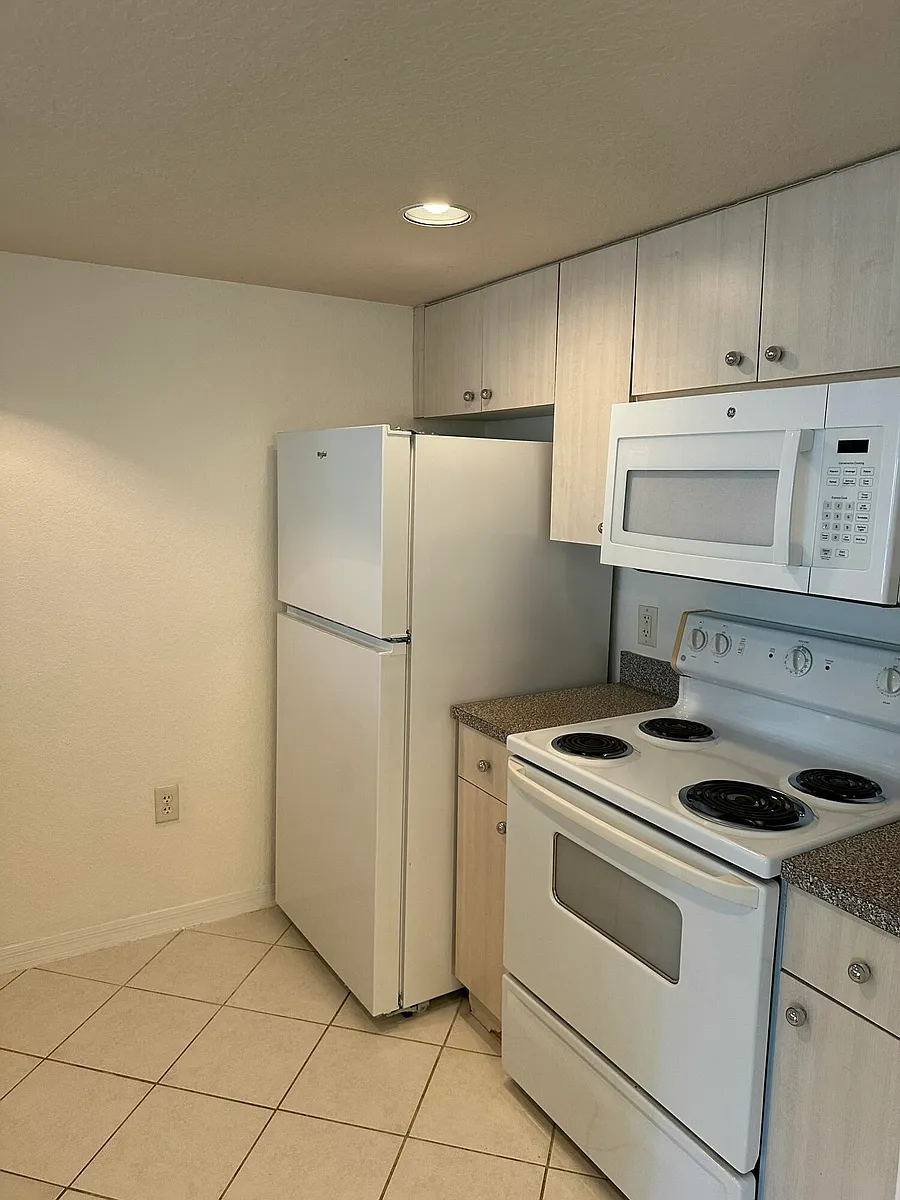Building Photo - 1801 N Flagler Dr #212