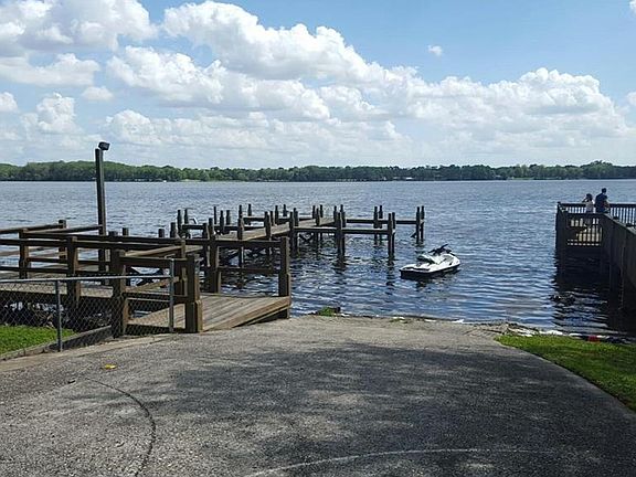 4th image of 193 Lago Vista Blvd