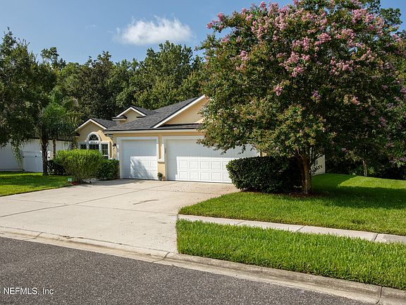3rd image of 733 W KINGS COLLEGE Drive