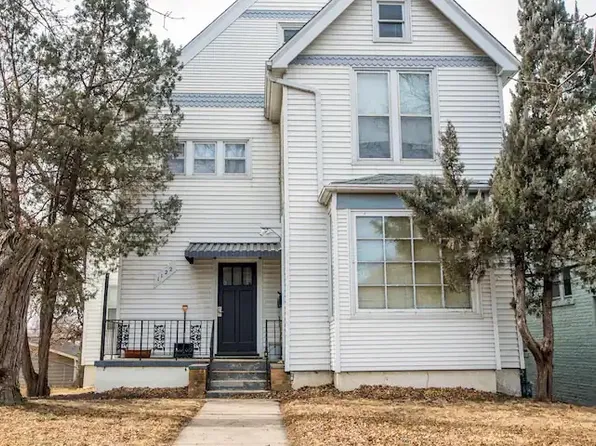 1122 S 32nd St #3, Omaha, NE 68105