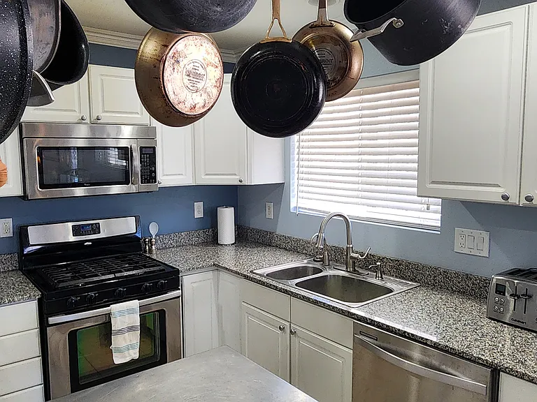 318 Fife St — Photo 26