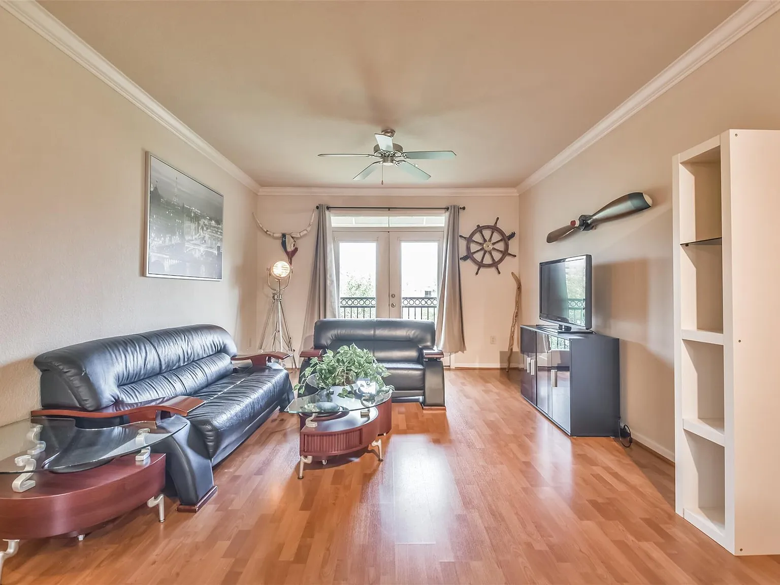 1 bed, 1.0 bath, 938 sqft, $1,600 — Photo 3