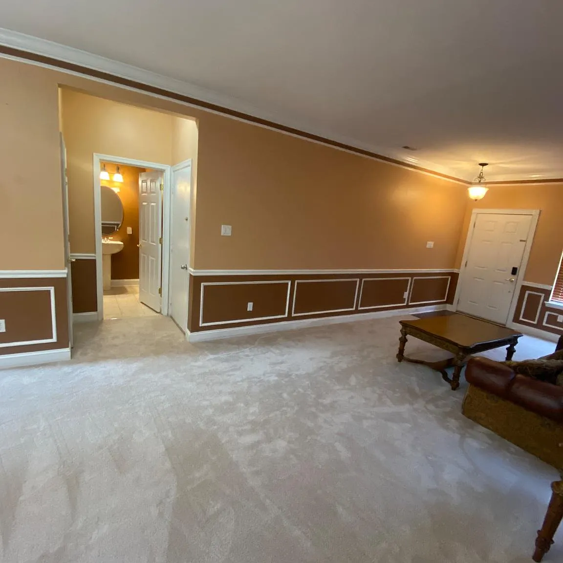 3 bed, 2.5 bath, 2052 sqft, $3,200 — Photo 3