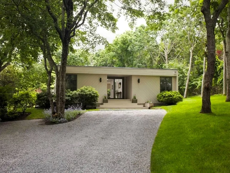115 Runnymeade Dr — Photo 2