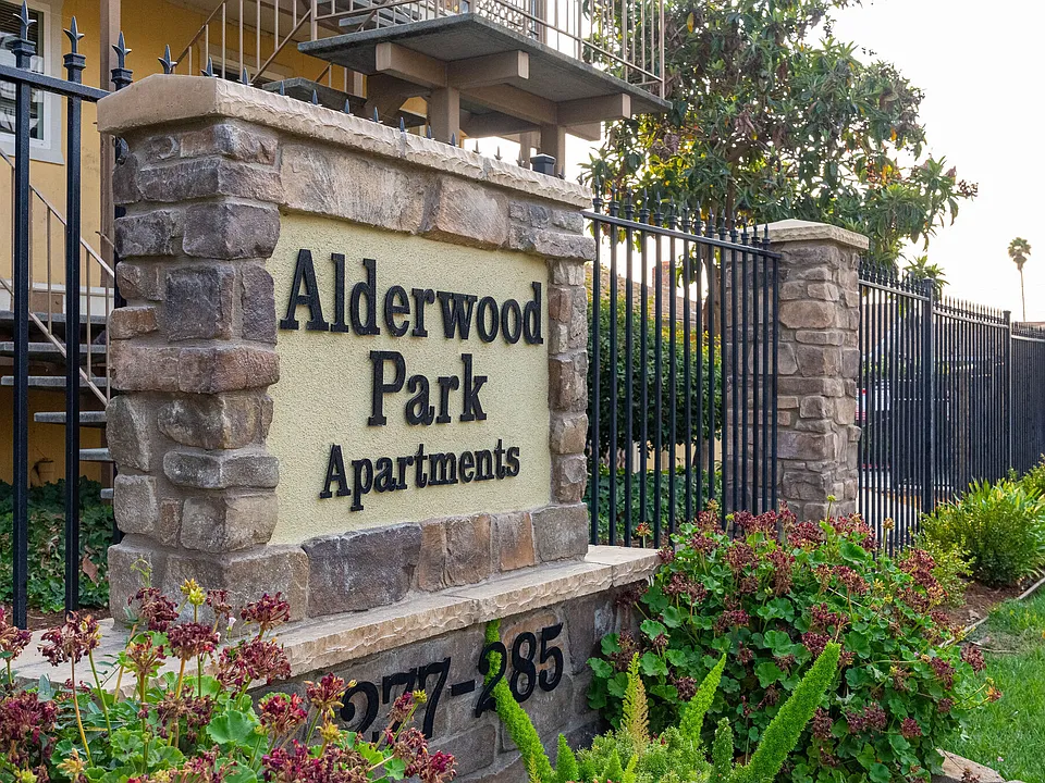 Alderwood Park Apartments
