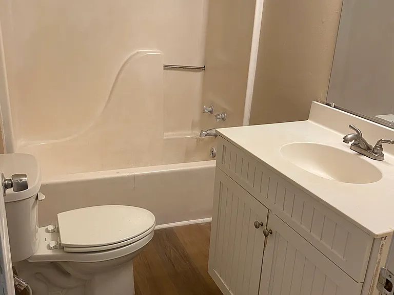 708 Campbell St #1/2 — Photo 3