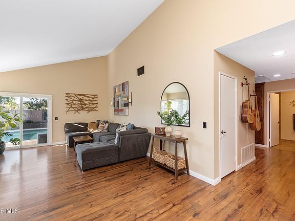 4th image of 22 Carob Dr