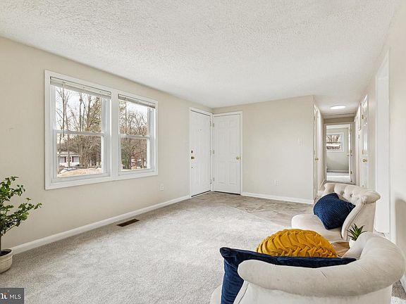 3rd image of 3 Martha Ct