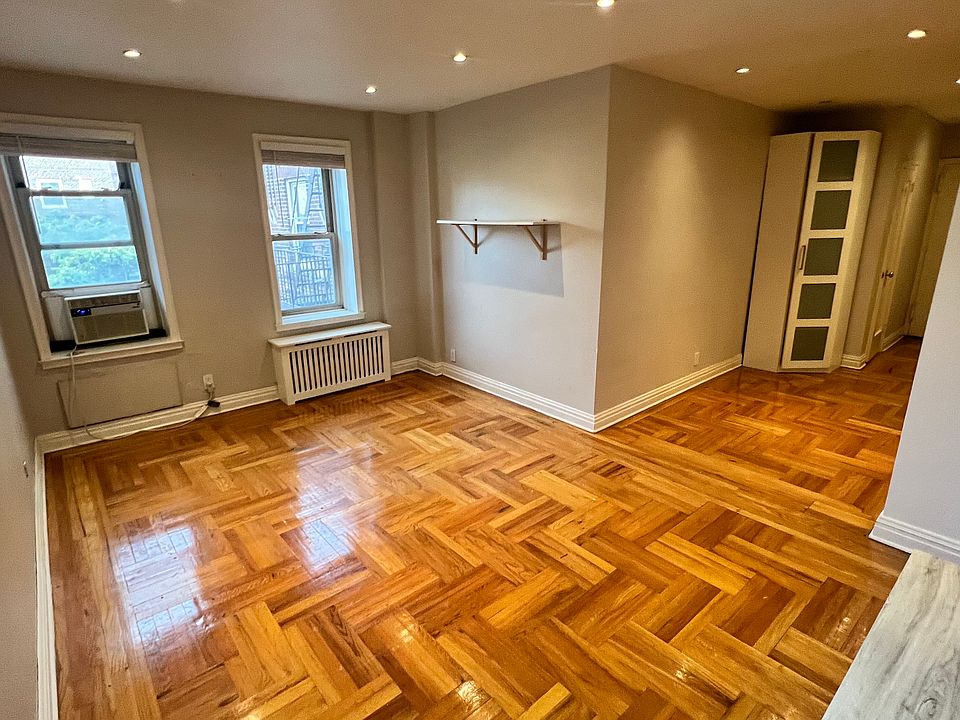 1st image of 4818 43rd St APT 6C