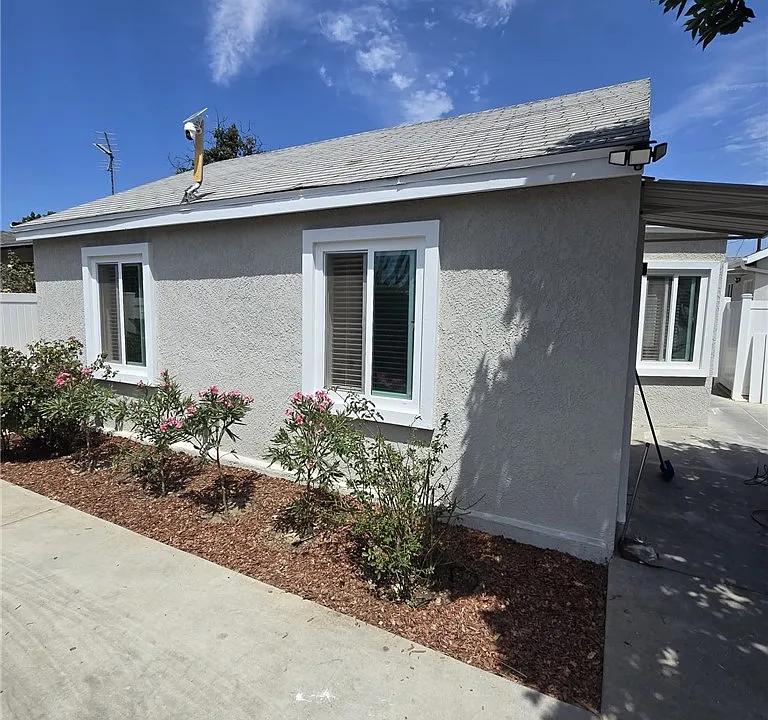 15417-15419 Tuba St