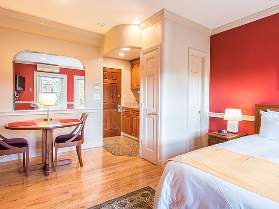239 Newton kitchen