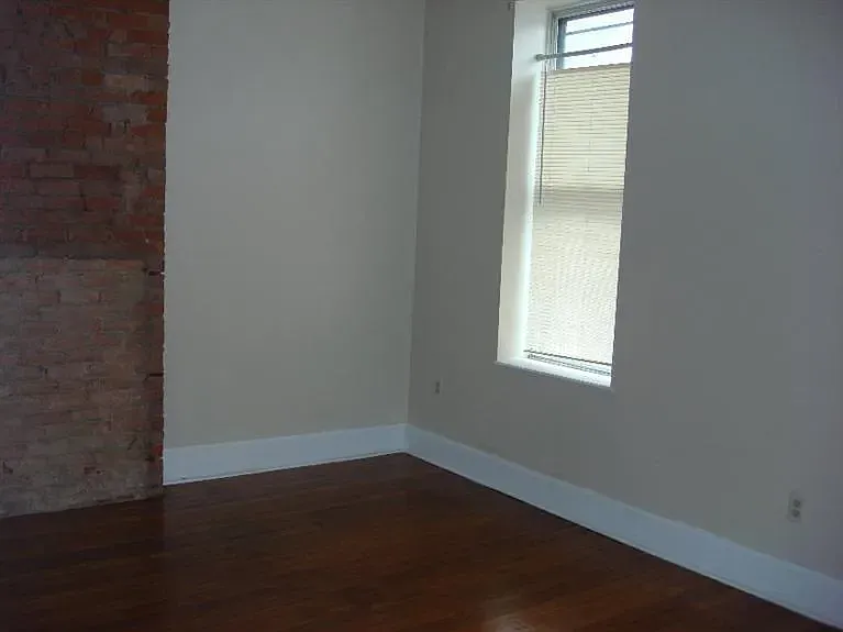 2243 Victor St — Photo 14