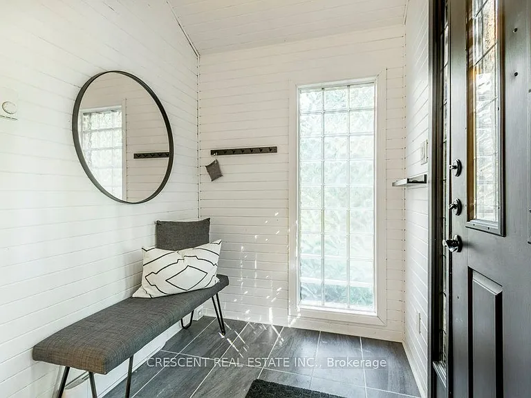 37 Georgian Manor Dr — Photo 4