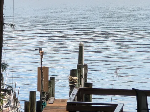 204 Regatta Dr, Niceville, FL 32578